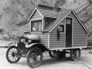Illustration for article titled Crazy Wooden Homes on Wheels Are Ripped Out of Victorian Dreams